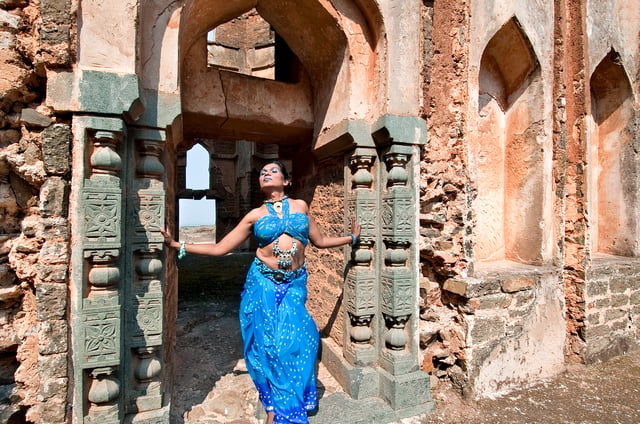 Architectural detail of the octagonal chamber in Takht Mahal showing Persian influence